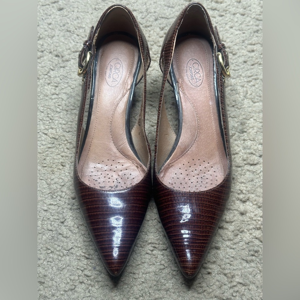 JOAN & DAVID CIRCA BROWN PATENT POINTED TOE HEELS OPEN SIDES w/ BUCKLES COMFORT